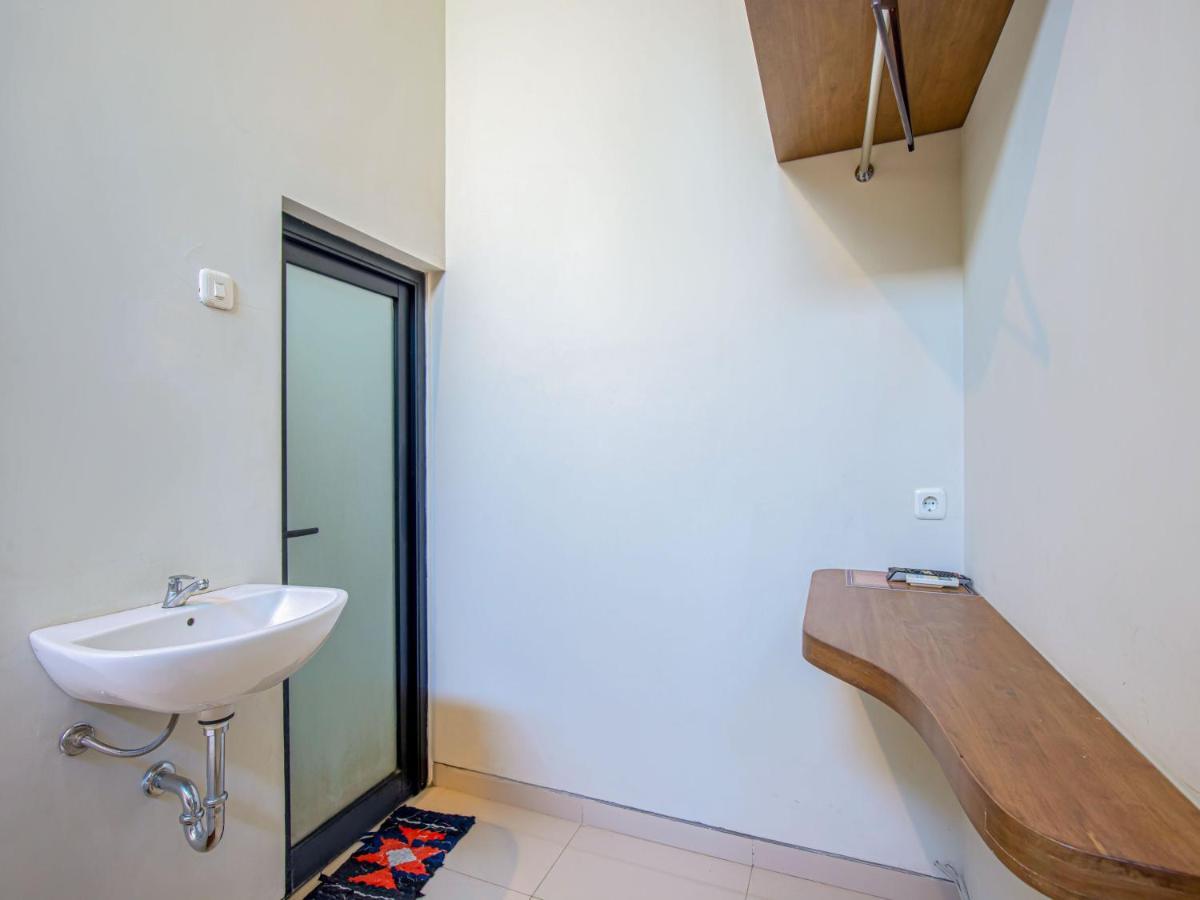 Hotel Casa Ts 16 à Malang Extérieur photo