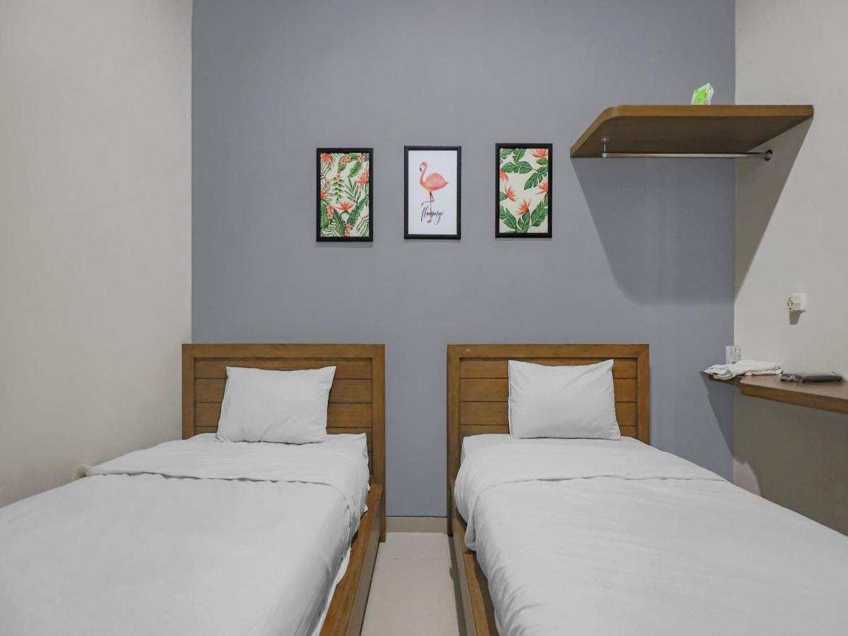Hotel Casa Ts 16 à Malang Extérieur photo
